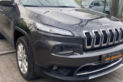 Jeep Cherokee 60.000 km 14.990 &euro; Berlin 13599