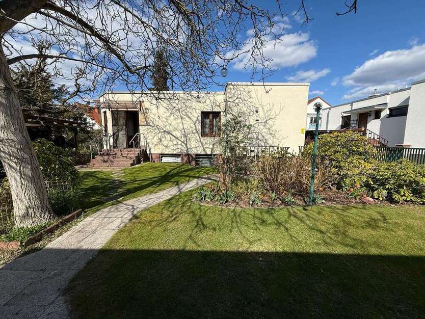 Haus zum Mieten in Berlin 2.350 € 92.12 m²