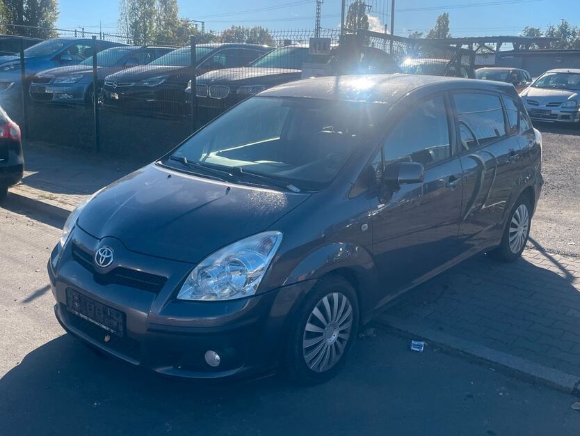 Toyota Corolla Verso 400.000 km 1.900 € Berlin 13597