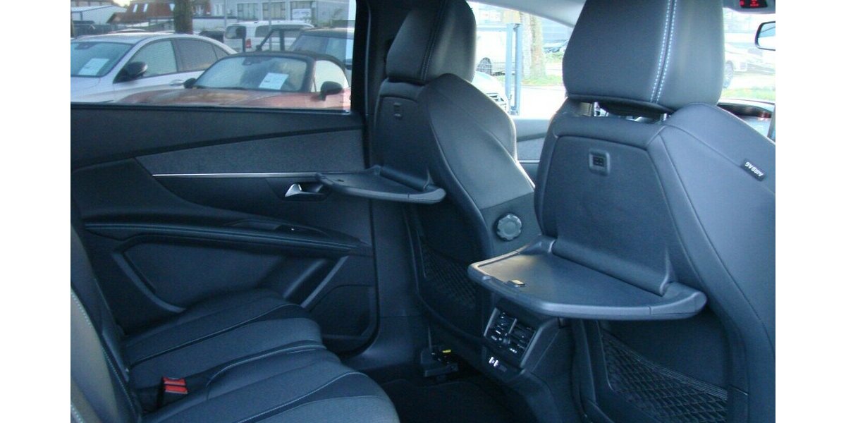 Peugeot 5008 1.2 PureTech130 Allure Pack 7-Sitzer 2WD LED 54.980 km 23.980 &euro; Falkensee 14612