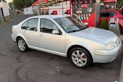 VW Bora 183.000 km 1.100 &euro; Berlin 10557