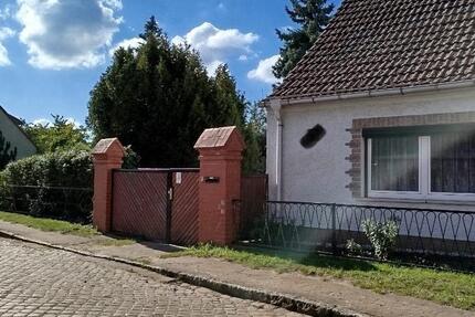 Großes Grundstück mit ausbaufähigem Einfamilienhaus zimmer