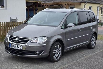 VW Touran 111.600 km 5.499 &euro; Werder 14542