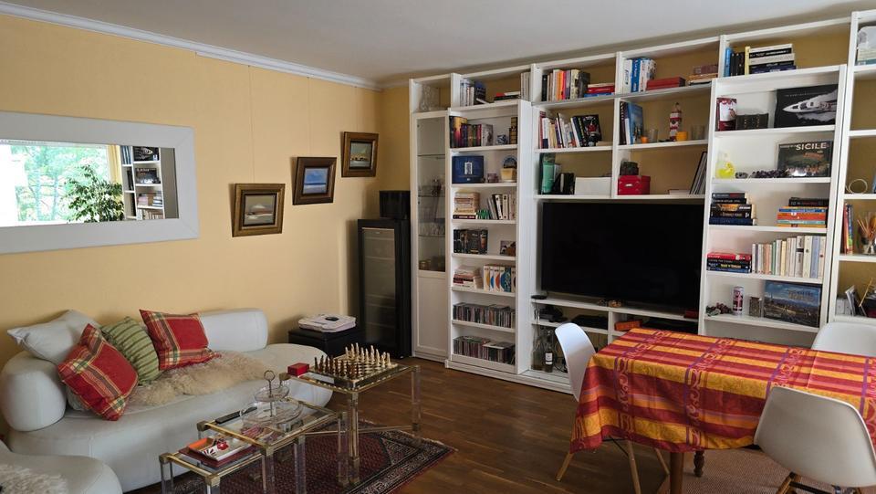 Provisionfrei ! Stunning 2-Bedroom Flat with Lake View & Pool