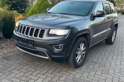 Jeep Grand Cherokee 171.000 km 15.985 € Trebbin 14959