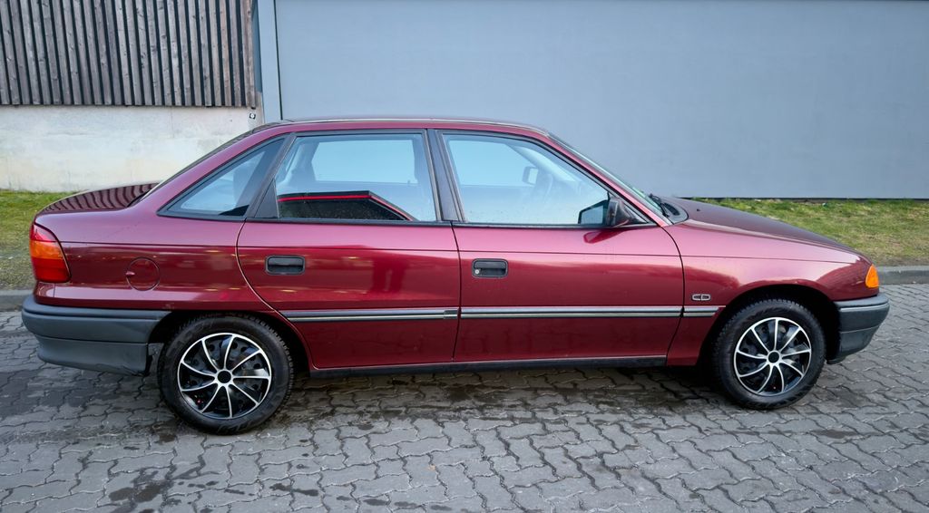 Opel Astra 90.627 km 3.999 &euro; Berlin 10115