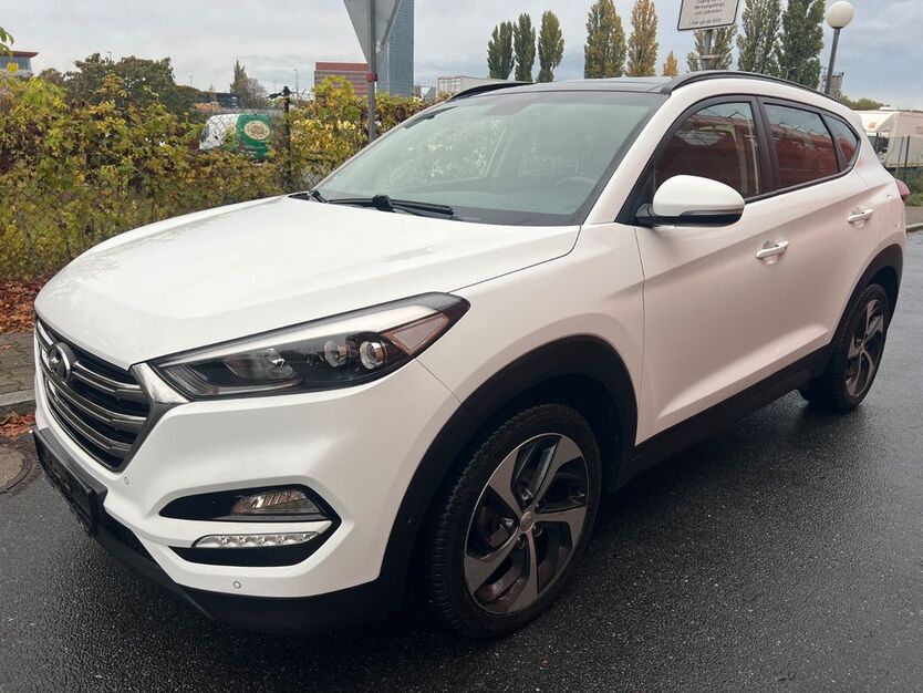 Hyundai TUCSON 121.000 km 14.950 € Berlin 12057