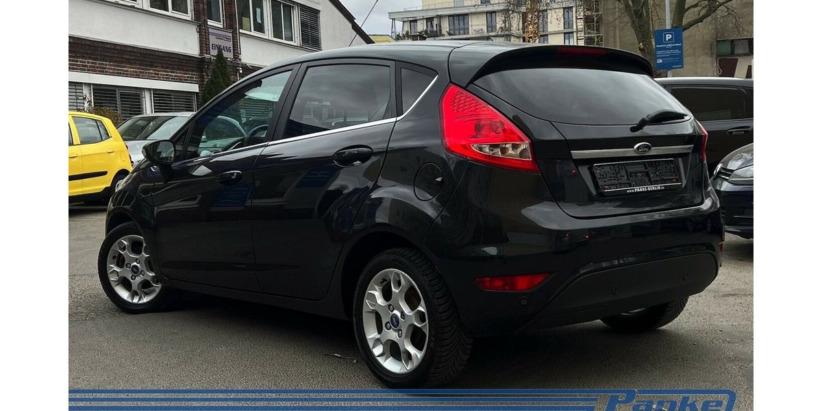 Ford Fiesta Titanium*Keyless*PDC*LED*Tel.*Chrom*GAS* 178.353 km 4.490 &euro; Berlin 13187