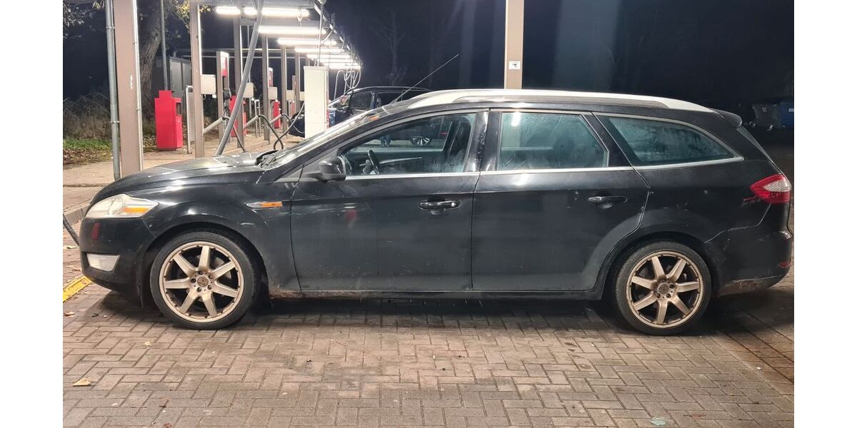 Ford Mondeo 430.000 km 890 € Potsdam 14482