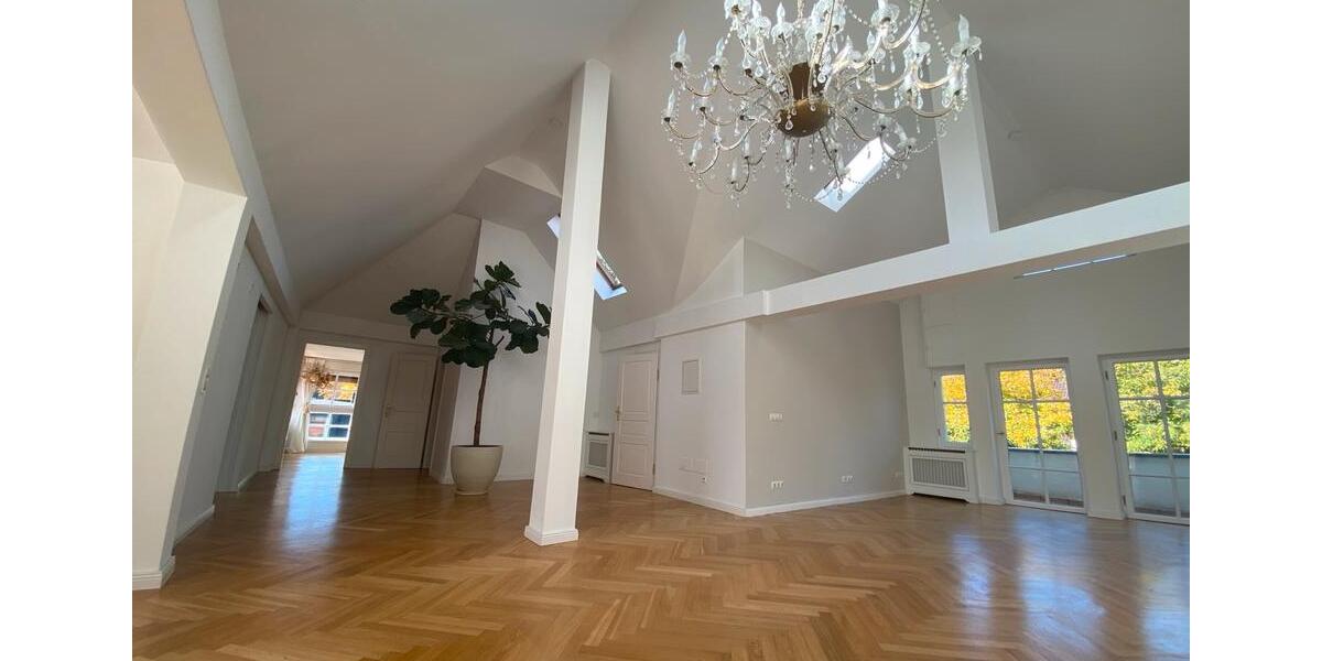 Dachgeschoßwohnung Kleinmachnow - 4 Zimmer, 131 m&sup2;, 749.000&euro; | Angebot:26515680