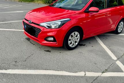 Hyundai i20 16.300 km 10.600 &euro; Berlin 12305