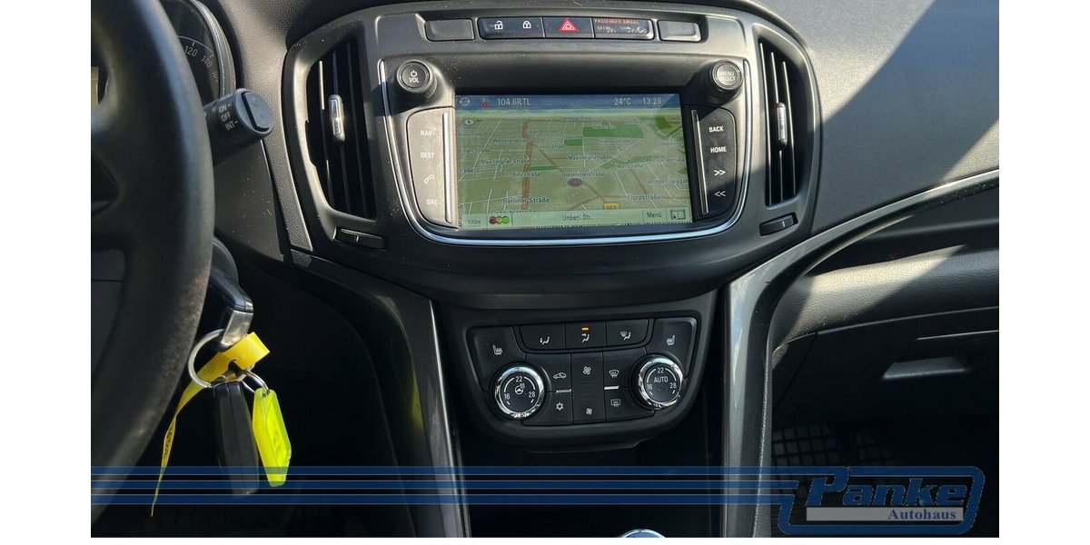 Opel Zafira Innovation*7-Sitz*R-Cam*Lkrhg*SHZ*Navi* 149.980 km 12.480 &euro; Berlin 13187