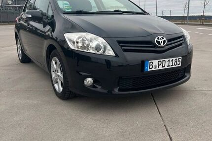 Toyota Auris 100.100 km 6.200 &euro; Berlin 12247