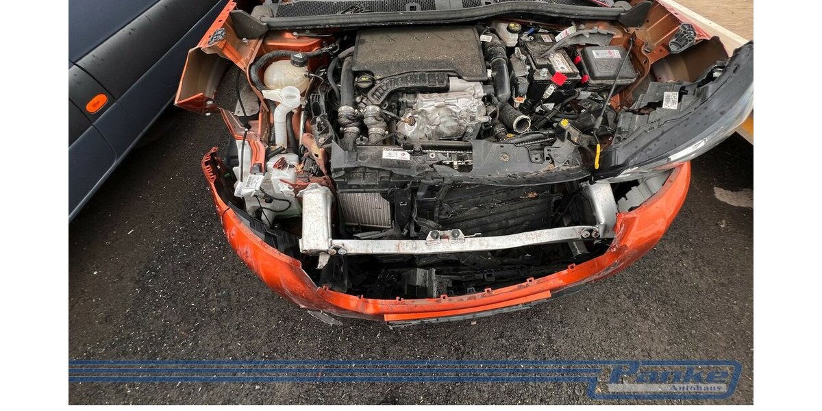 Peugeot 2008 1.2 PureTech 100 Active Pack*Unfall* 21.200 km 6.380 € Berlin 13187