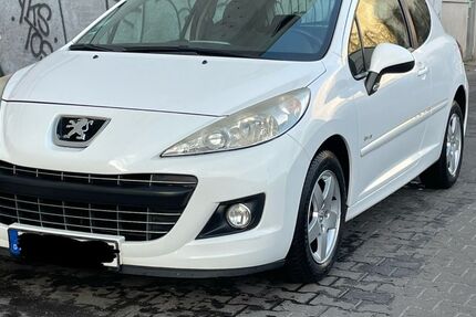 Peugeot 207 106.300 km 3.600 &euro; Berlin 12057