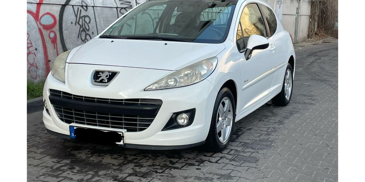 Peugeot 207 106.300 km 3.600 &euro; Berlin 12057