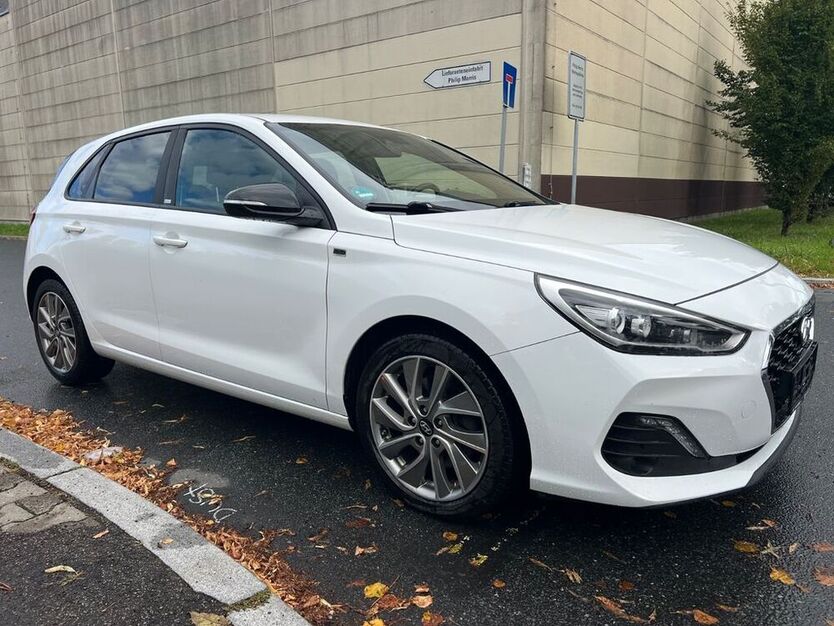 i30