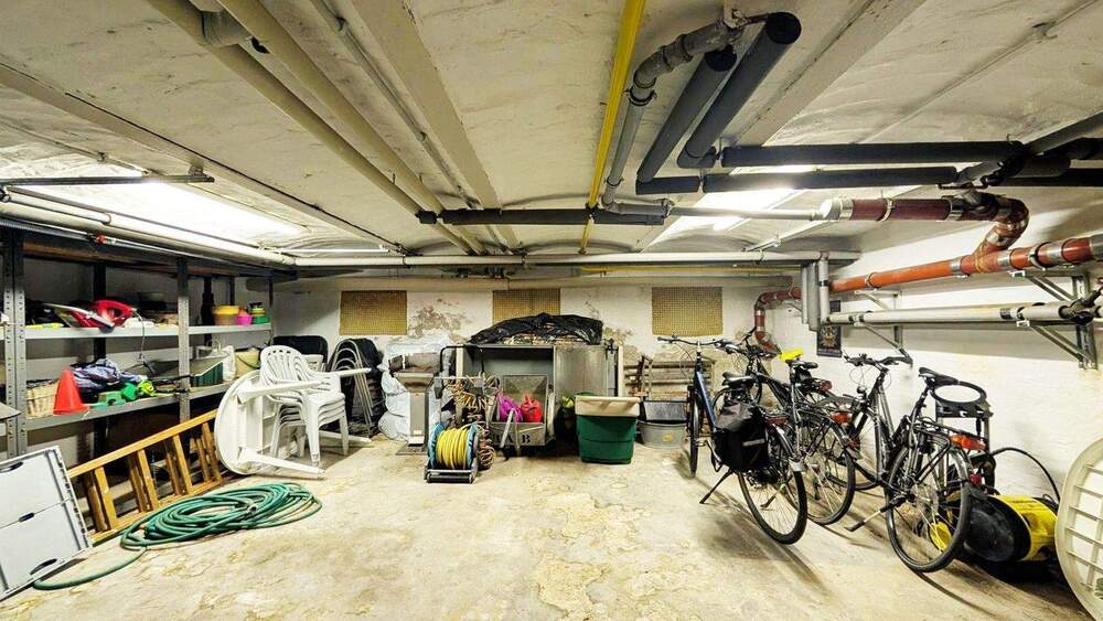 Gepflegter Altbau Bürohaus mit Betriebswohnung zimmer