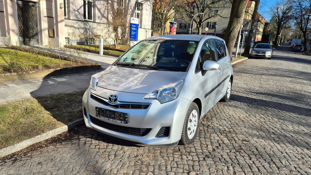 Toyota Verso-S 139.000 km 7.300 &euro; Berlin 12203