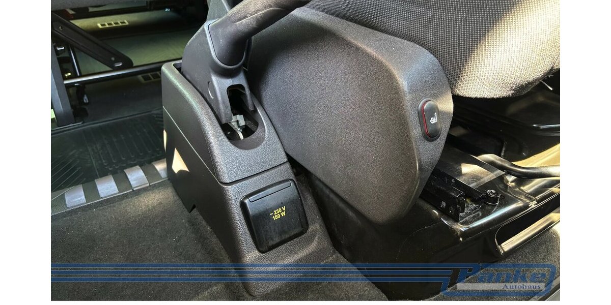Ford Tourneo Custom 300 L1 Titanium*8Sitz*AHK*SHZ*NAV 100.000 km 18.990 &euro; Berlin 13187