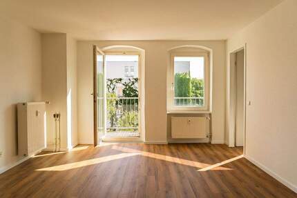 Rarität am Helmholtzplatz: helles und absolut ruhiges City-Apartment mit Balkon + DG-Rohling 1 zimmer