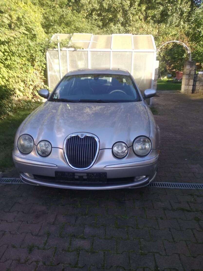 Jaguar S-Type 265.340 km 1.000 € Berlin 13189