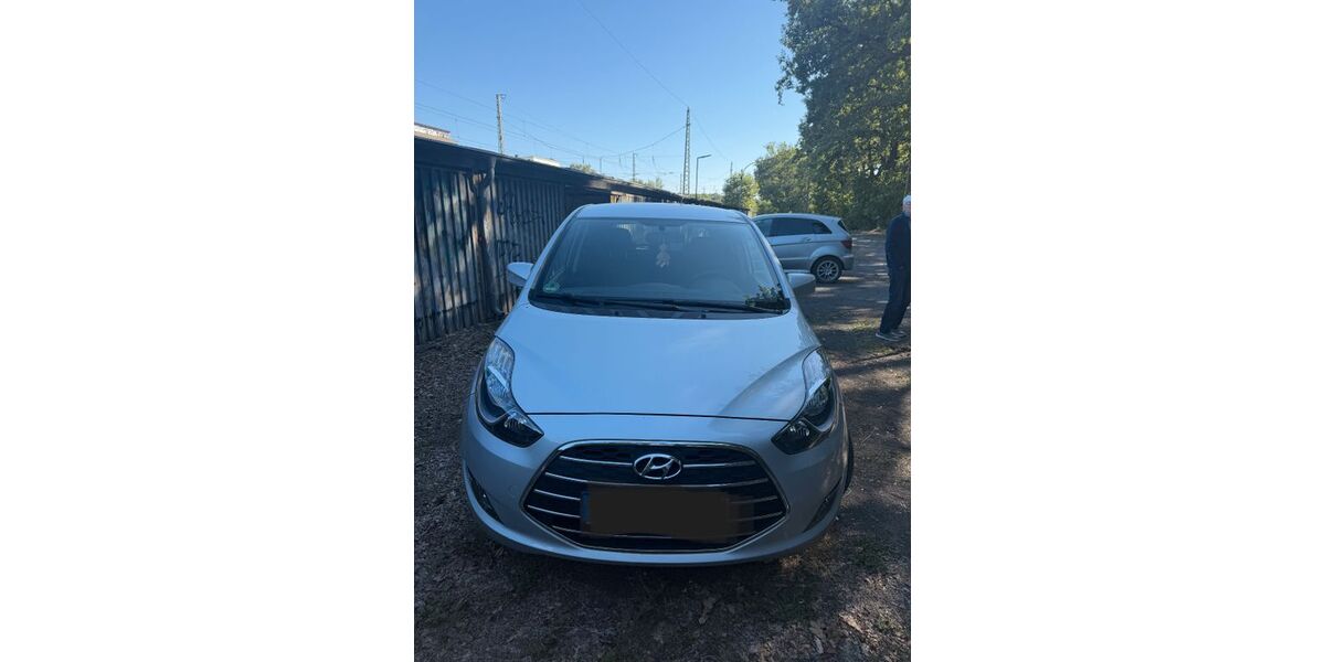 Hyundai ix20 124.532 km 11.490 &euro; Potsdam 14478