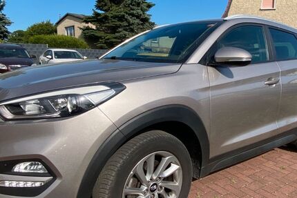 Hyundai TUCSON 105.000 km 12.290 &euro; Berlin-Lichtenberg 10365