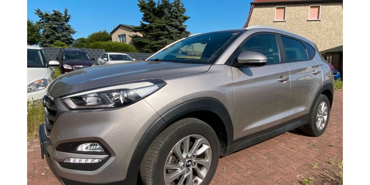Hyundai TUCSON 105.000 km 12.290 &euro; Berlin-Lichtenberg 10365