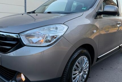 Dacia Lodgy 183.106 km 4.990 € Berlin 13055