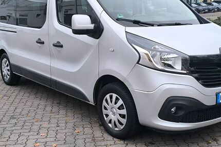 Renault Trafic 99.899 km 17.890 &euro; hennigsdorf 16761