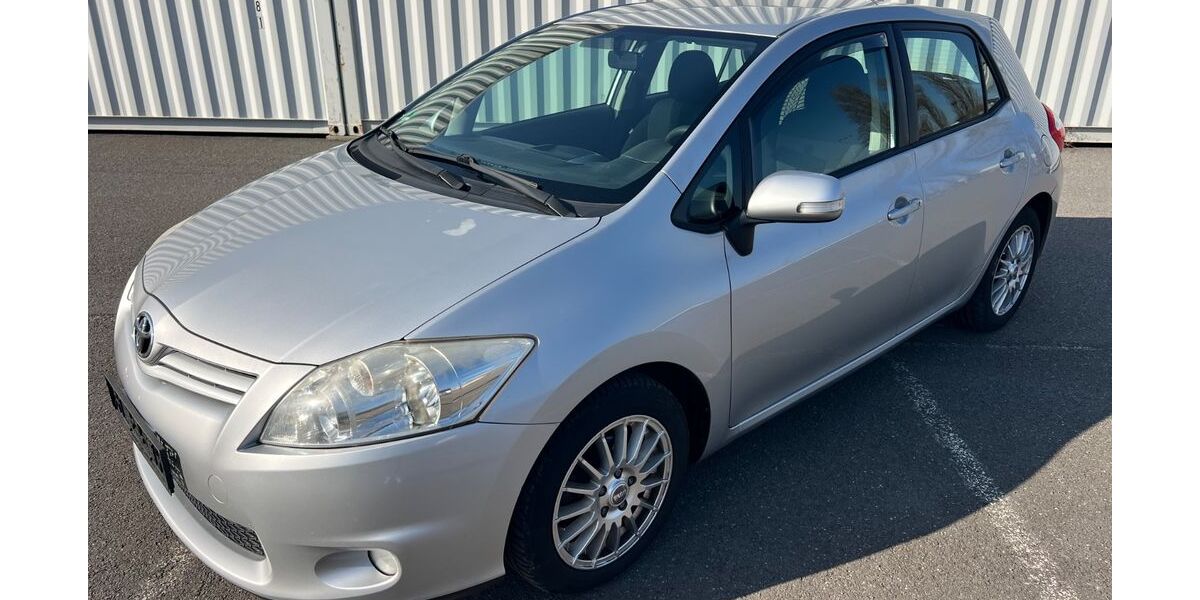 Toyota Auris 294.000 km 4.800 &euro; Berlin 12057