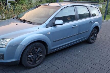 Ford Focus 209.000 km 2.499 &euro; Nauen 14641