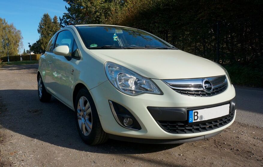 Opel Corsa 68.900 km 4.690 € Berlin 12099