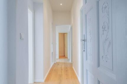 3-Zimmer-Wohnung mit EINBAUKÜCHE und privater TERRASSE!