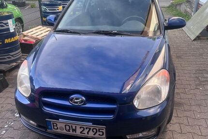 Hyundai Accent 155.000 km 2.400 &euro; Berlin 12355