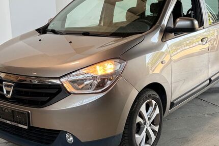 Dacia Lodgy 132.386 km 6.299 &euro; Potsdam-Drewitz b.Berlin 14478