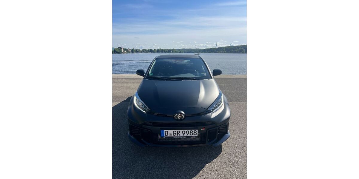 Toyota Yaris 4.500 km 42.500 &euro; Berlin 10629
