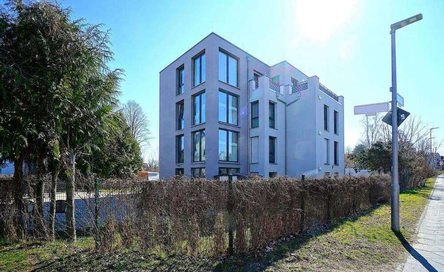 Haus zum Kaufen in Berlin 2.850.000 € 564.77 m²