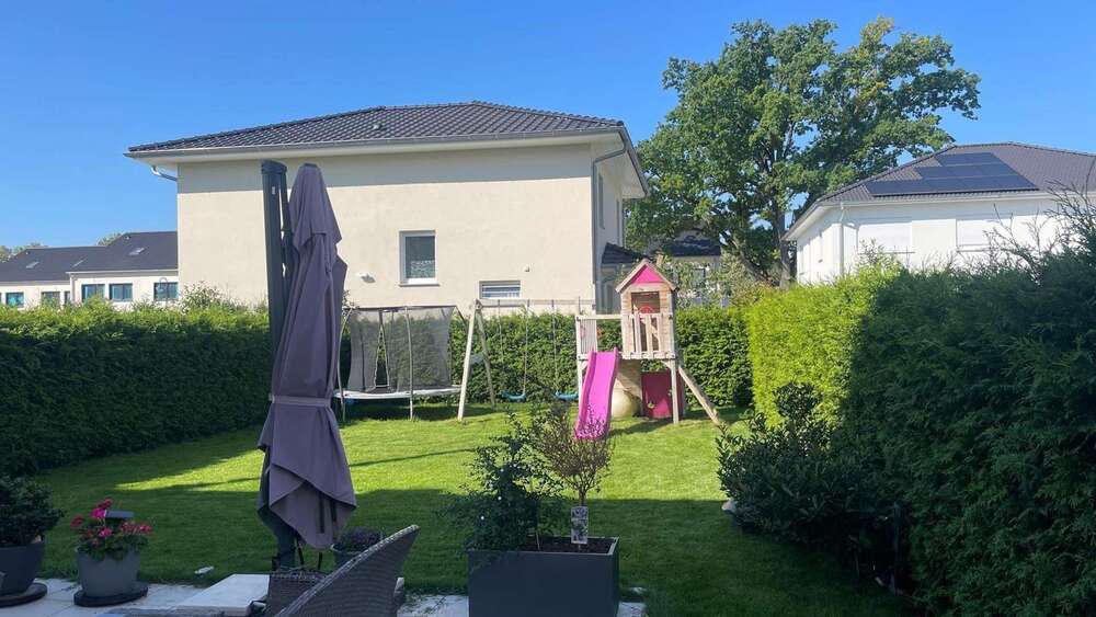Einfamilienhaus Stahnsdorf - 5 Zimmer, 165 m&sup2;, 3.700&euro; | Angebot:26217043