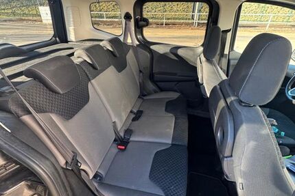Ford Tourneo Courier 63.460 km 6.800 &euro; Berlin 12305