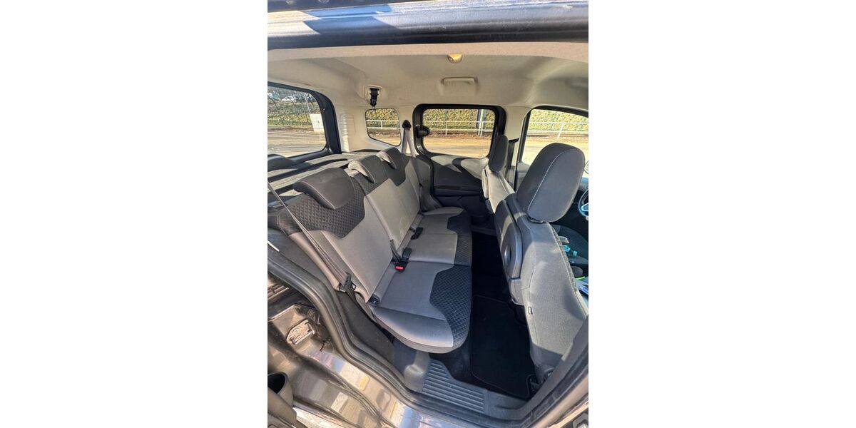 Ford Tourneo Courier 63.460 km 6.800 &euro; Berlin 12305