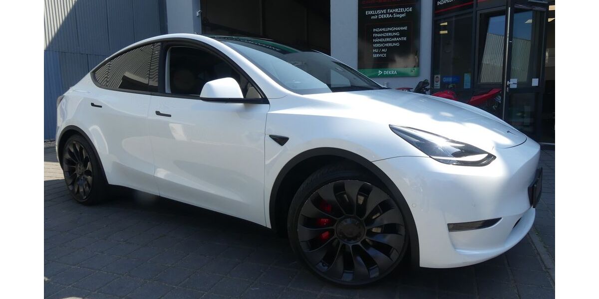 Tesla Model 3 33.249 km 36.800 &euro; Berlin 13156