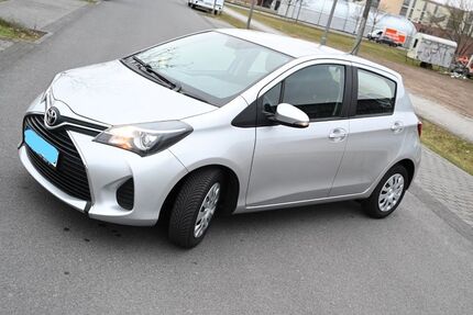 Toyota Yaris 118.590 km 9.600 &euro; Berlin 12051