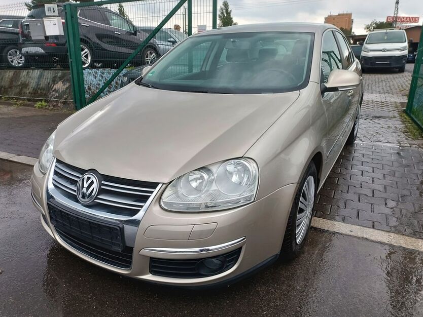 VW Jetta 114.000 km 3.499 € Berlin 13597