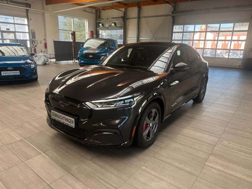 Ford Mustang Mach-E 47.135 km 41.990 € Berlin 10319