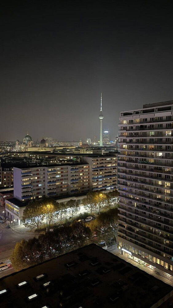 CITY LIVING -19. ETAGE MIT PANORAMA-AUSBLICK !