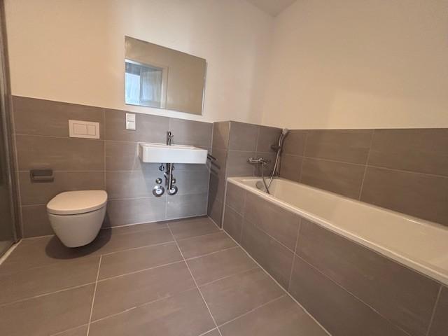 Etagenwohnung Berlin Neukölln - 4 Zimmer, 87 m&sup2;, 2.370&euro; | Angebot:26296605