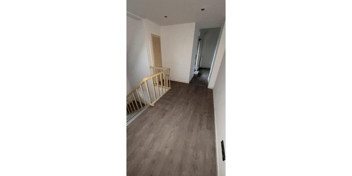 Dachgeschoßwohnung Falkensee - 2 Zimmer, 90 m&sup2;, 1.350&euro; | Angebot:26346965