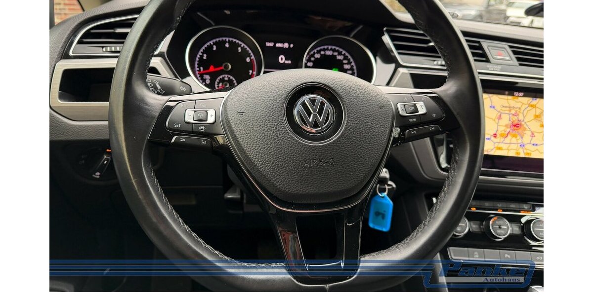 VW Touran Comfortl.DSG BT110 TSI*7Sitz*NAV*ACC*PDC* 40.678 km 22.990 &euro; Berlin 13187